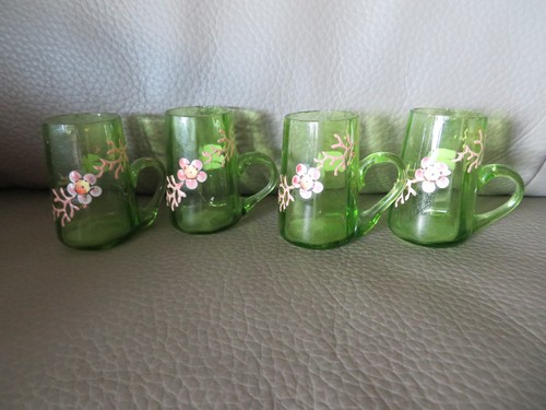 Petits verres émaillé à - 4,