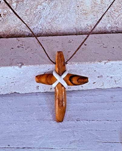 Croix bois olivier - en,
