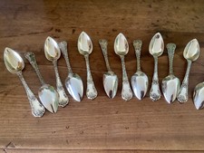 12 cuillères à café -