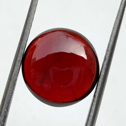Cabochon grenat rouge naturel