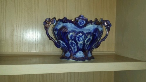 Vase iron stone