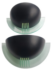 Paire d'appliques demi-lune noires métal et plexi années 80