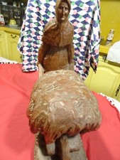 belleterre cuite vintage patinée  signée  fermiére et sa brouette meule de foin