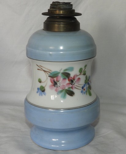 Antique kerosene lamp - ,