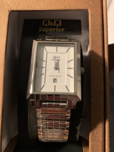 Montre quartz avec date - q&q,
