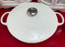 Le Creuset Marmite Branche d'olivier relief 28 cm 11 pouces coton grès blanc ...