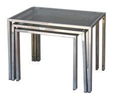 Série de  tables gigognes