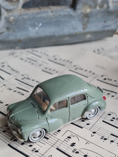 ANCIENNE VOITURE JOUET SOLIDA