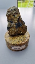 Pierre Calcopirita sur socle