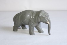 Anciens jouets en plomb, grand éléphant, marque à identifier made in England ?