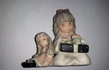 Pretty As A Picture FIGURINE