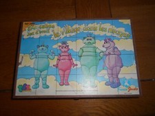 vintage boite de cube  LE VILLAGE DANS LES NUAGES époque casimir