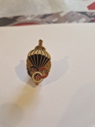 Pin parachutiste militaire - militaire,