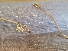 Collier ras du cou signé Nina