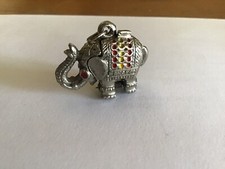Bijoux Fantaisie Pendentif Éléphant Boîte à Pilule en métal Vintage