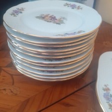 12 assiettes à dessert +