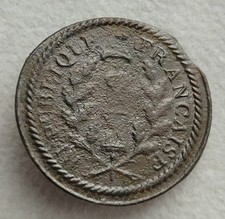 Bouton Plat, République