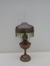Ancienne lampe pétrole parisienne  laiton  perles et cabochons / feuille de Houe