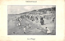 CPA 14 TROUVILLE / LA PLAGE /