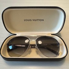 LOUIS VUITTON Attitude Pilote