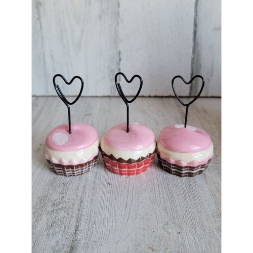 Valentine cupcake photo - , holder