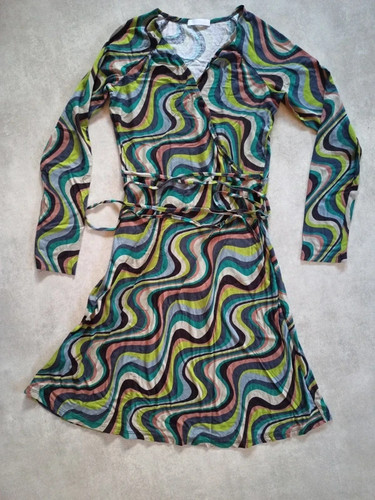 Belle robe poretfeuille