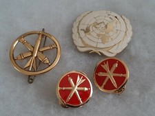 Un lot insignes militaire