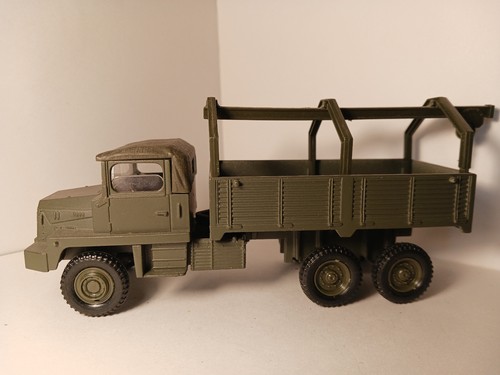 Véhicule miniature militaire