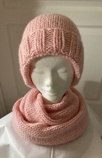 Ensemble bonnet et snood rose poudré 