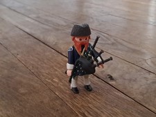 Playmobil  Série 18 Ecossais cornemuse 