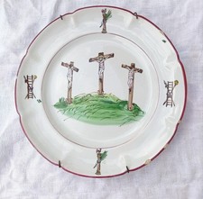 Assiette En Faïence Les islettes- XVIII Ieme - Christ Sur La Croix
