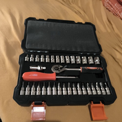 Caisse outils complete - à,