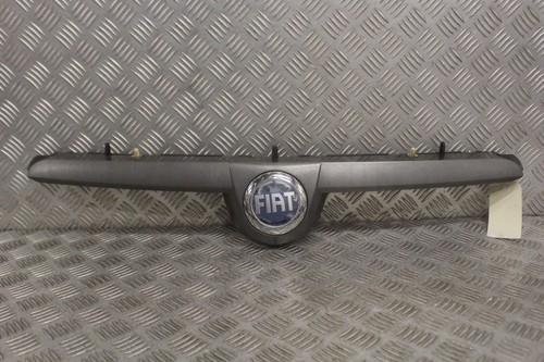 Bandeau enjoliveur - /,