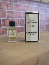 No 19 Chanel miniature pleine
