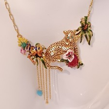 Collier Panthère avec des matériaux de haute qualités.