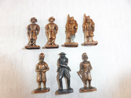Lot anciennes figurines - d'anciennes,