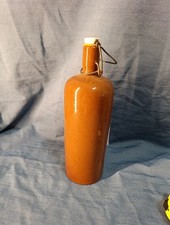 Très Belle Bouteille A Bouchon Mécanique En Grès Marron.
