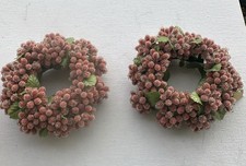 ida tieknavorian. Porte bougies . candle holders . little pink berries