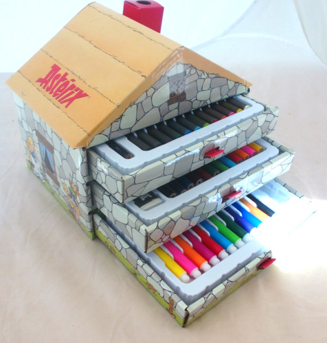 Asterix maison carton - maison,