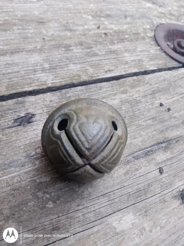 Magnifique rare grelot - et,