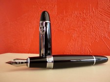 Stylo Plume Laqué Noir Neuf