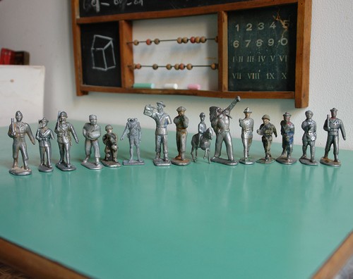 Lot anciens soldats de - de,