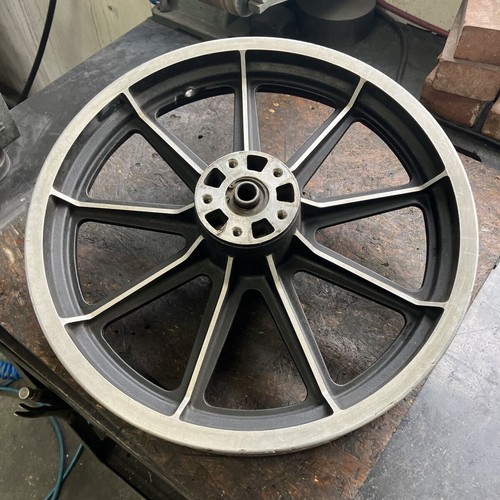 Roue arrière harley - roue,