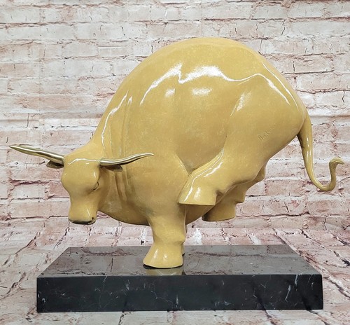 Sculpture statue bronze - sculpture,