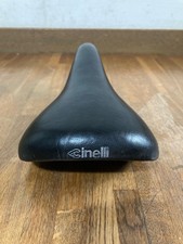 SELLE EN CUIR REMBOURRÉE