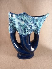 Ancien vase en céramique bleu