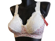 MANAÏS SOUTIEN GORGE SANS