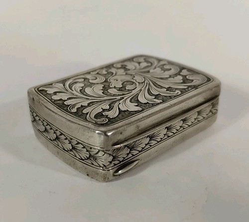 Boite pilulier feuille - pilulier.,