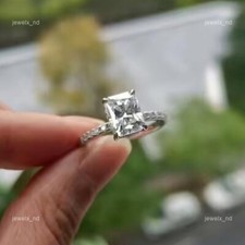 Diamant Fille Solitaire avec