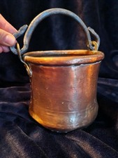 Petit chaudron ancien en